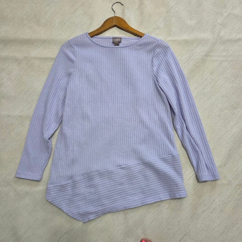 Chico's light purple womens size 1, long sleeve shirt. 97% polyester, 3% spandex